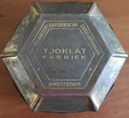 Tjoklat_Hopjes_blik_zeskant-02.jpg